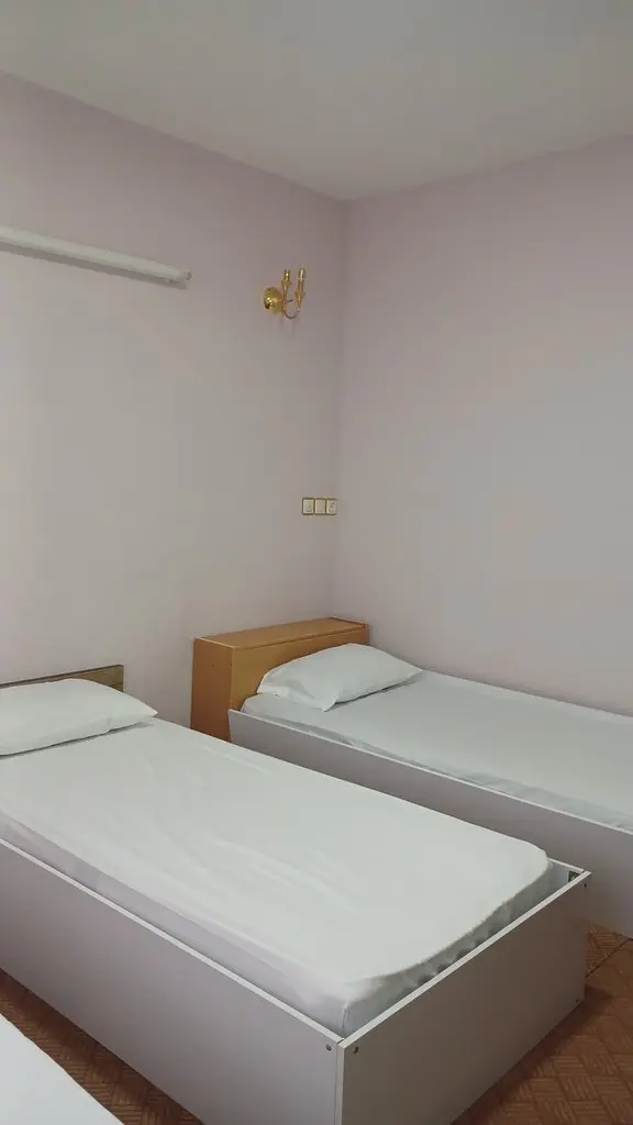 مجتمع اقامتگاهی یاس سفید - اتاق 112