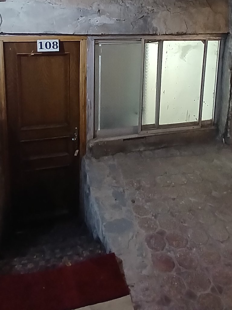 بوم گردی بومگردی یاس سفید - ۱۰۸