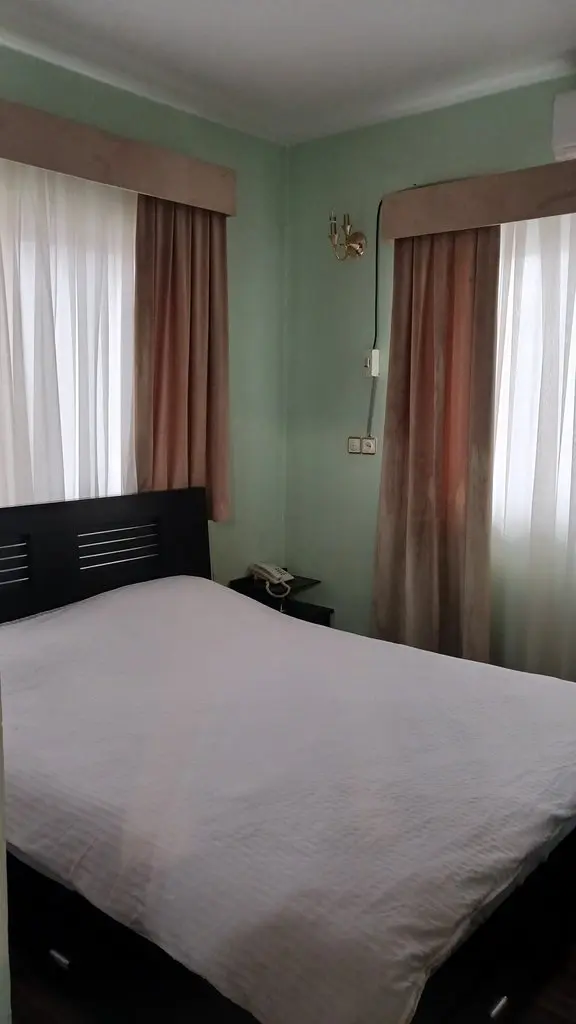 مجتمع اقامتگاهی یاس سفید - اتاق 111