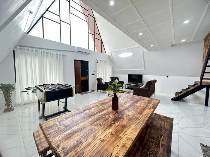 کلبه دوخوابه سوئیسی تیروم - پذیرایی