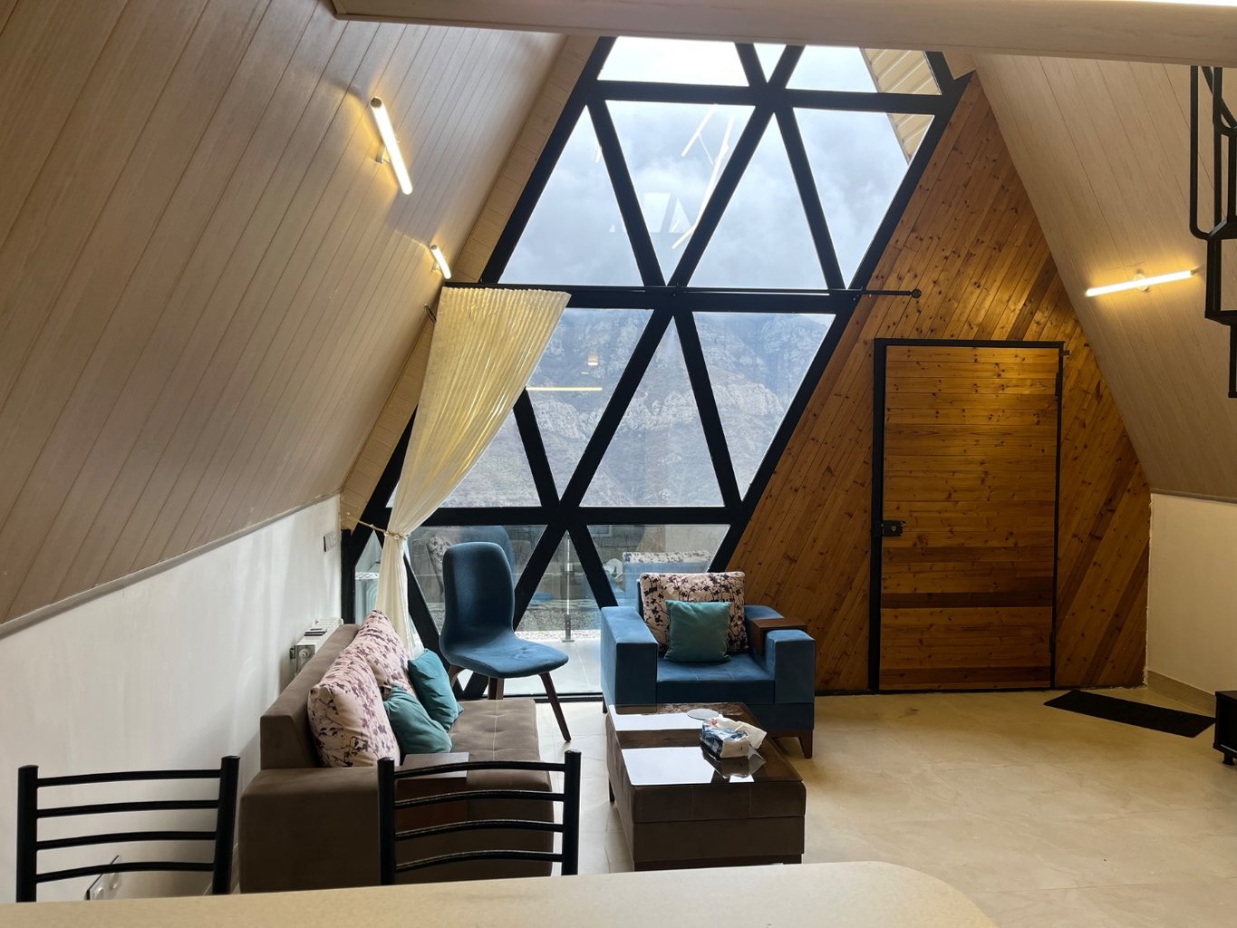 کلبه یک خوابه جکوزی دار تمشک 2