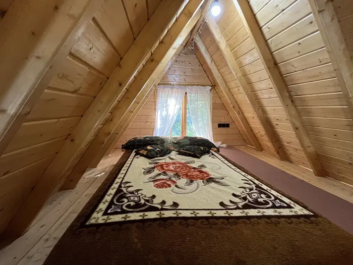 کلبه دوخوابه جنگلی چهل‌ستون