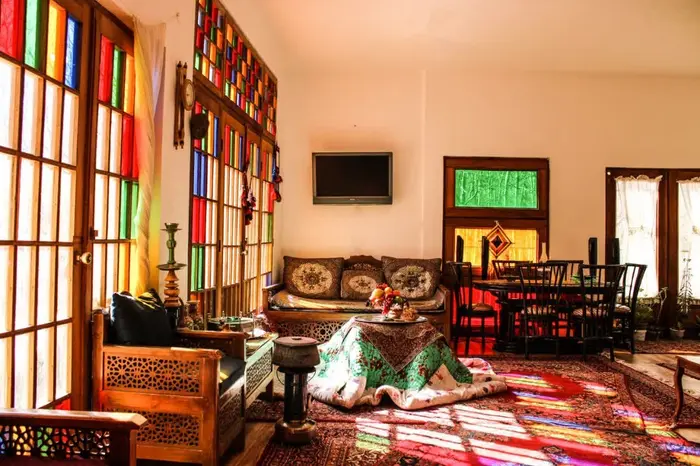 بوم گردی ماه سلطان دشتی - واحد شاه نشین - سالن