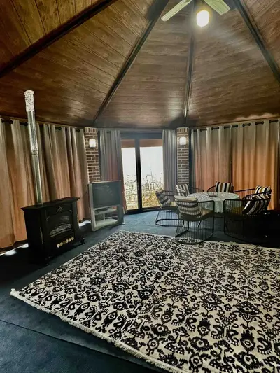 کلبه فلت شیشه ای لونا