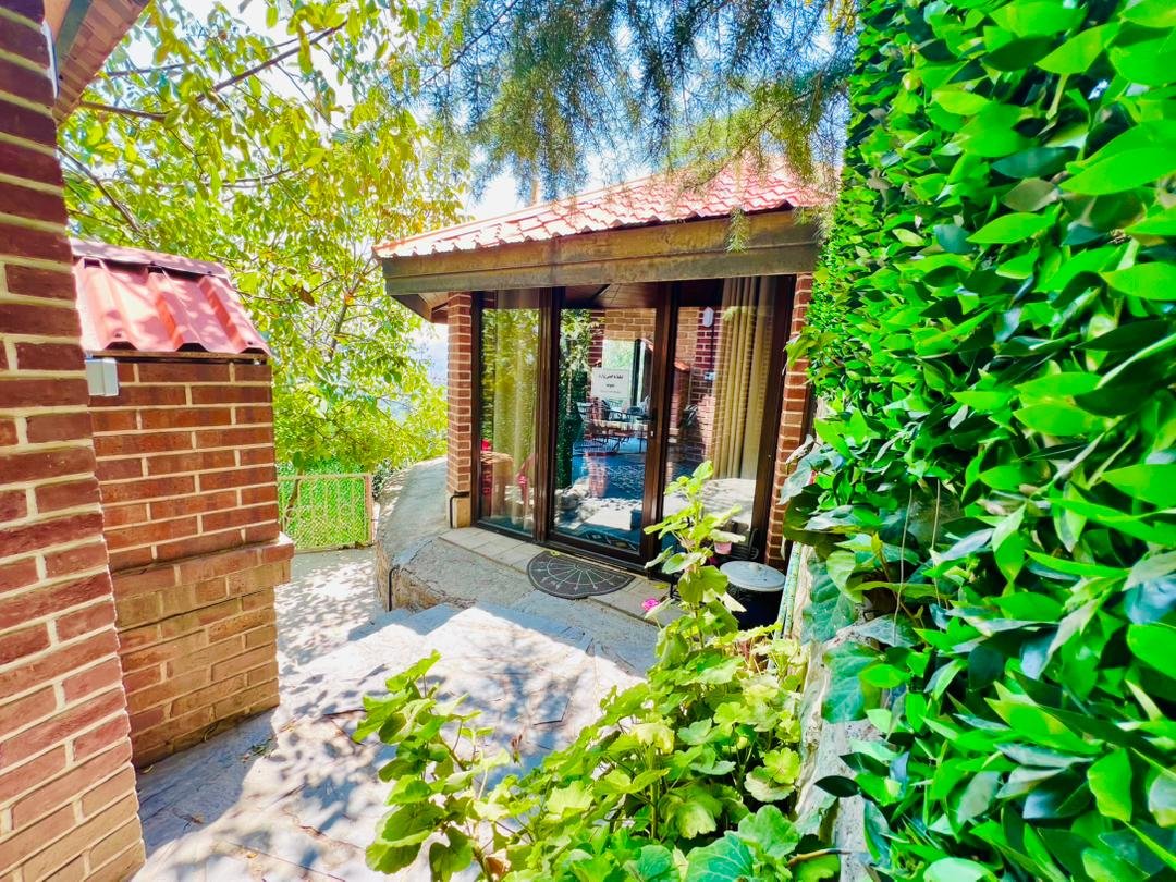 کلبه فلت شیشه ای لونا