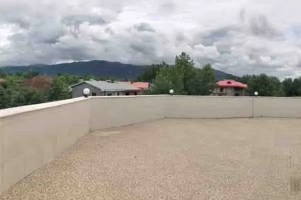 آپارتمان دوخوابه کوچکده 1 - تراس بزرگ بالای ساختمان