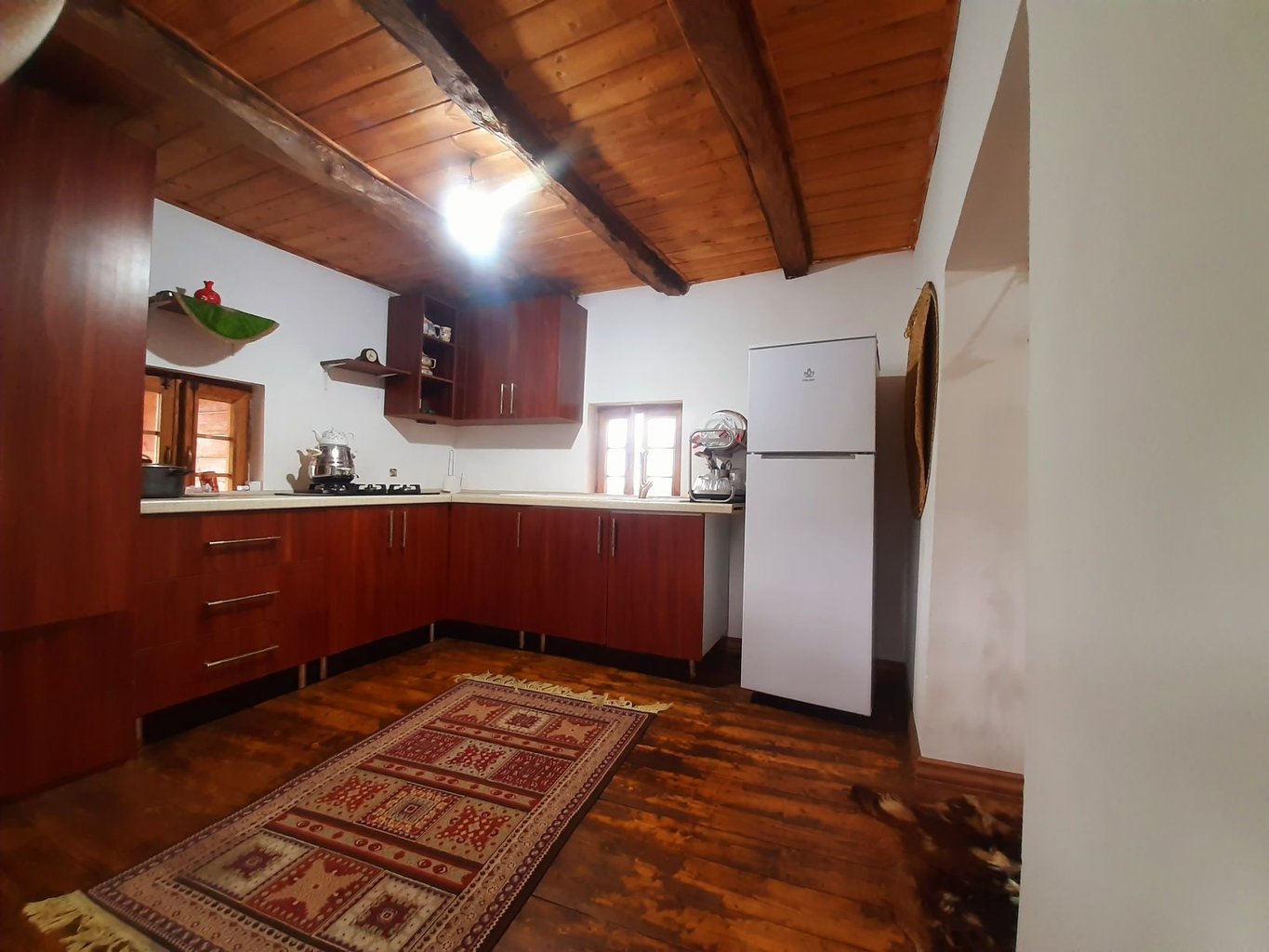 ویلا سه خوابه باغ ارغوان