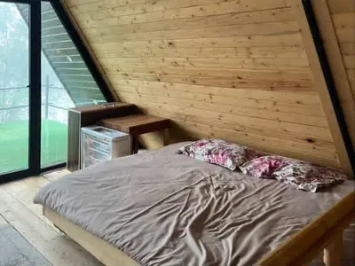 کلبه یک خوابه سوئیسی قلعه کنگلو