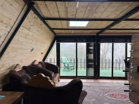 کلبه یک خوابه سوئیسی قلعه کنگلو