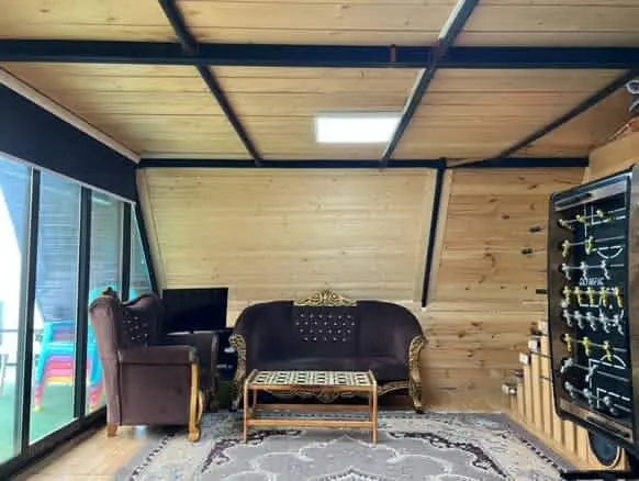 کلبه یک خوابه سوئیسی قلعه کنگلو