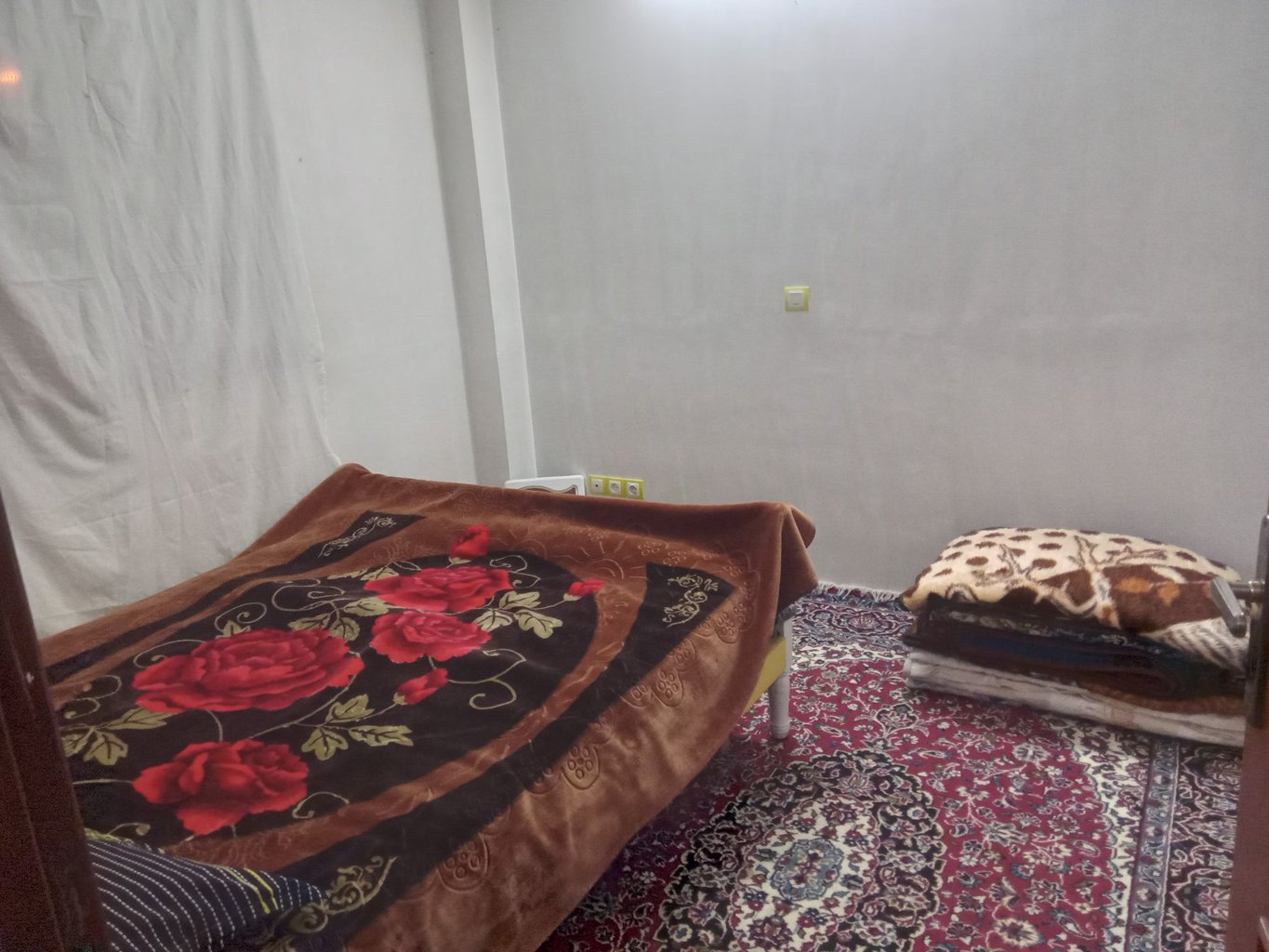 یک خوابه رادین 4