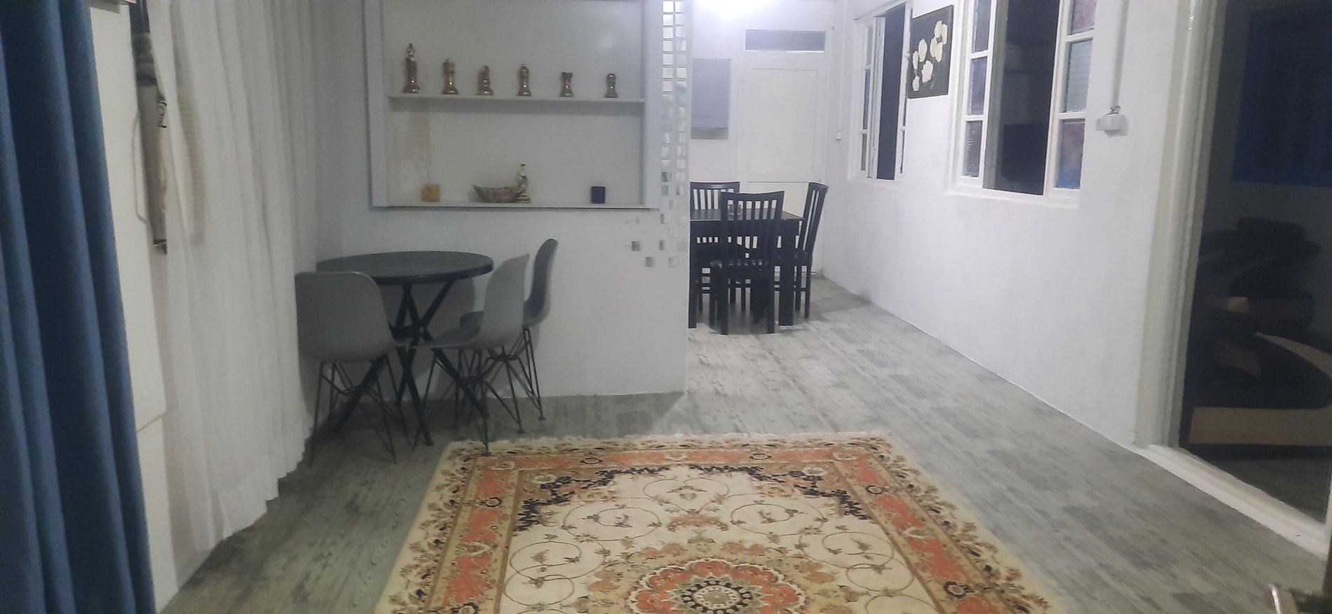 آپارتمان سه خوابه ساحلی پاییز
