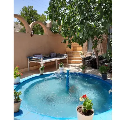 بومگردی شمعدونی برزک - واحد توت سفید