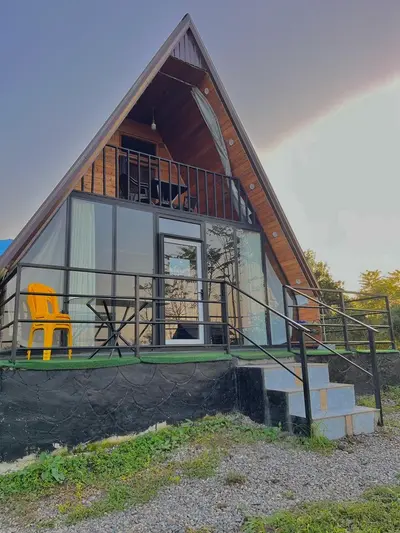 کلبه یک خوابه سوئیسی چشمه کنار