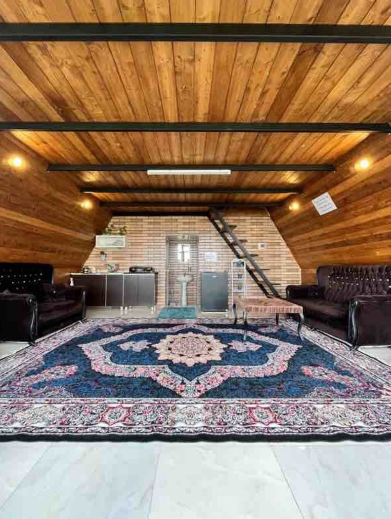 کلبه یک خوابه سوئیسی چشمه کنار