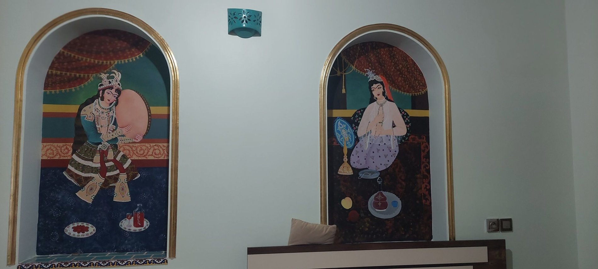 ملک تاج - واحد پنج دری