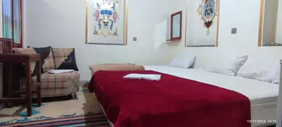 اقامتگاه سنتی ملک تاج - واحد سه دری