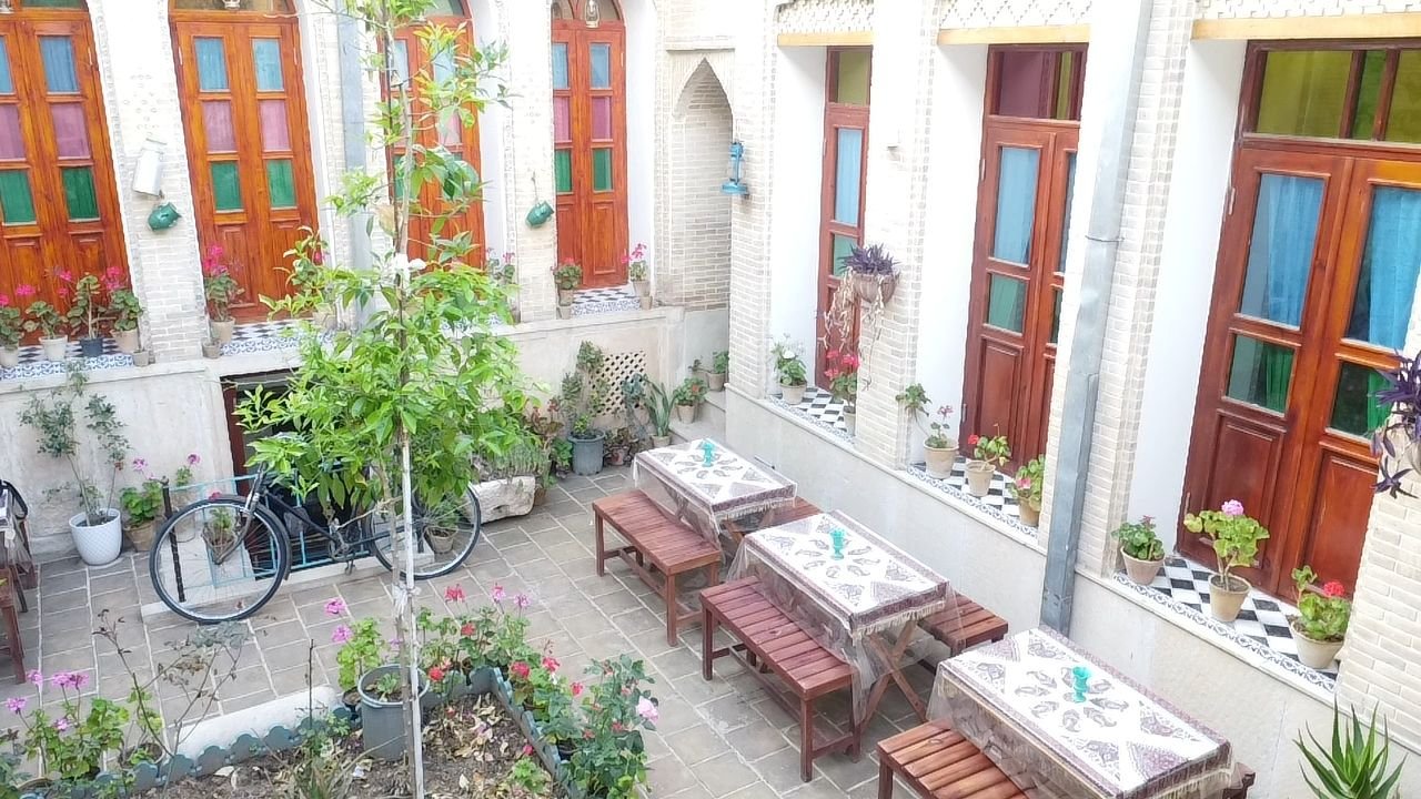 ملک تاج - واحد سه دری