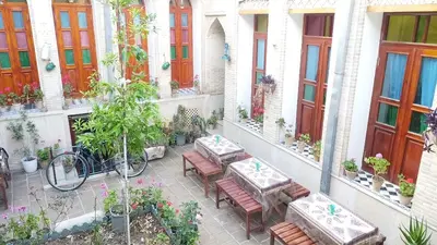 اقامتگاه سنتی ملک تاج - واحد شاهنشین