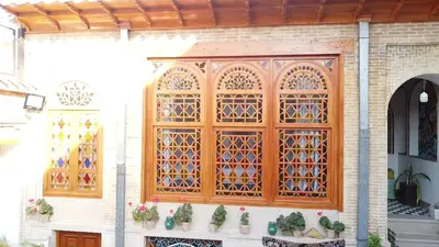 اقامتگاه سنتی ملک تاج - واحد شاهنشین