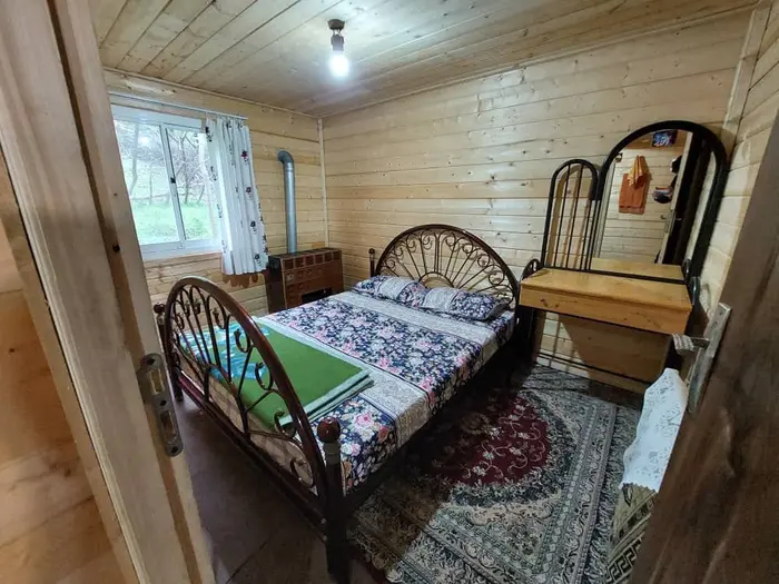 کلبه سه خوابه چوبی خانه دوست