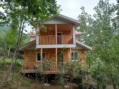 کلبه سه خوابه چوبی خانه دوست