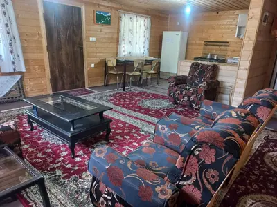 کلبه سه خوابه چوبی خانه دوست