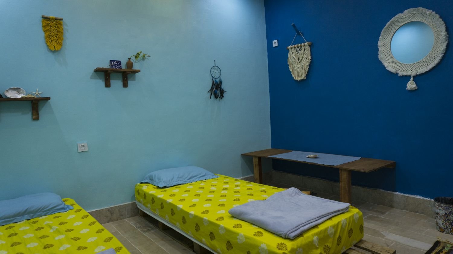 بوم گردی خانه‌ی درنگ - واحد روزنه‌ی دریا