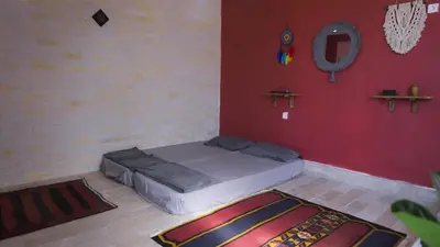 بومگردی خانه‌ی درنگ - واحد ساحل سرخ