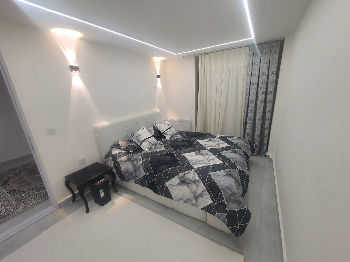 سوئیت یک خوابه سهند خیام