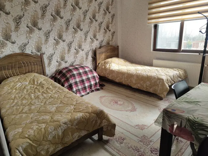 ویلا دوخوابه ساحلی سلطان ماهی - اتاق خواب با دو تخت یک نفره