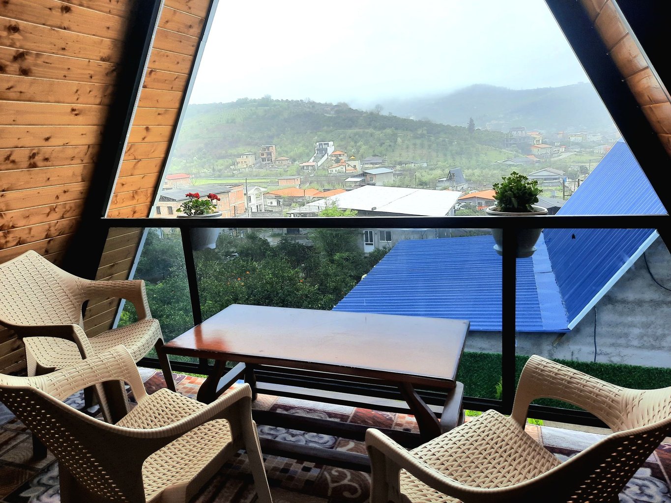 کلبه یک خوابه سوئیسی جکوزی دار امیر