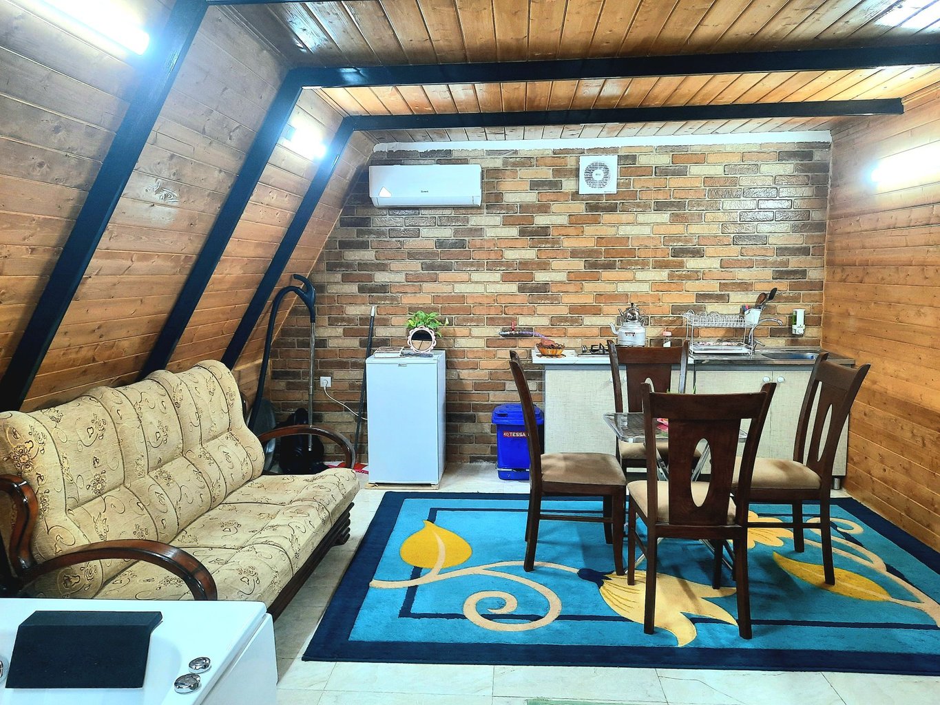 کلبه یک خوابه سوئیسی جکوزی دار امیر