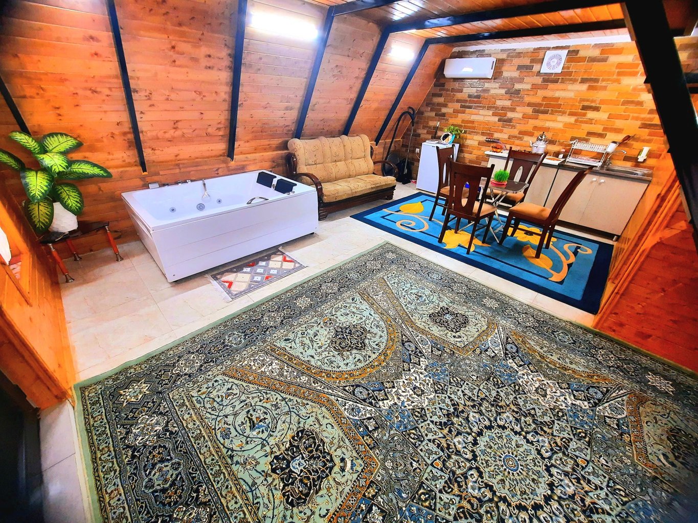 کلبه یک خوابه سوئیسی جکوزی دار امیر