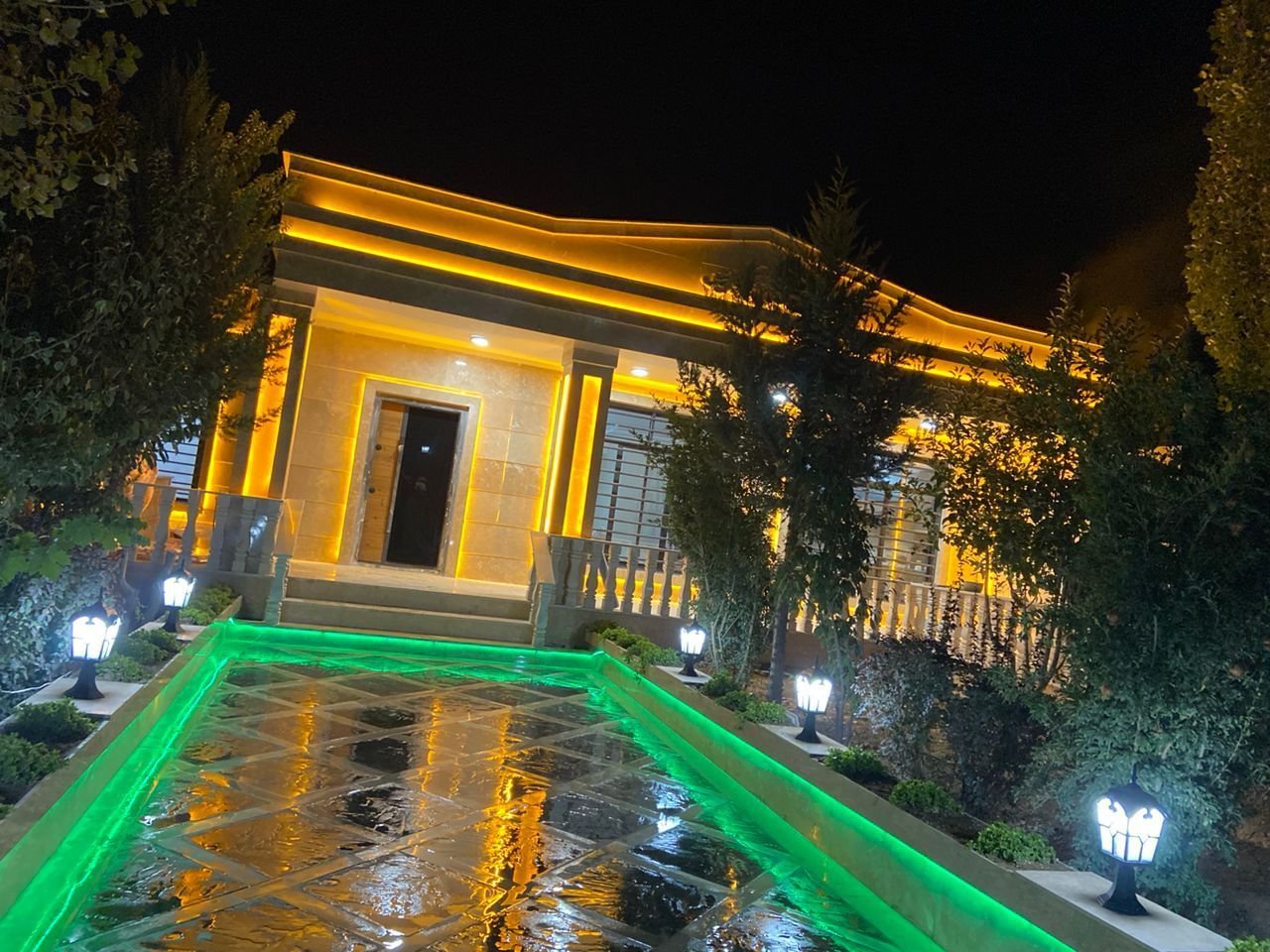 دوخوابه استخردار آبگرم شهرک پاییزان