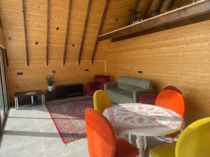 کلبه دوخوابه چوبی آرمو