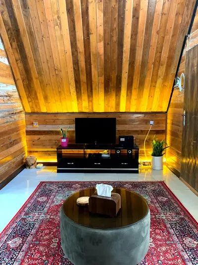 کلبه یک خوابه سوئیسی ماه تی تی