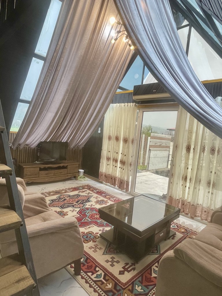 کلبه یک خوابه شیشه ای ماه عسل