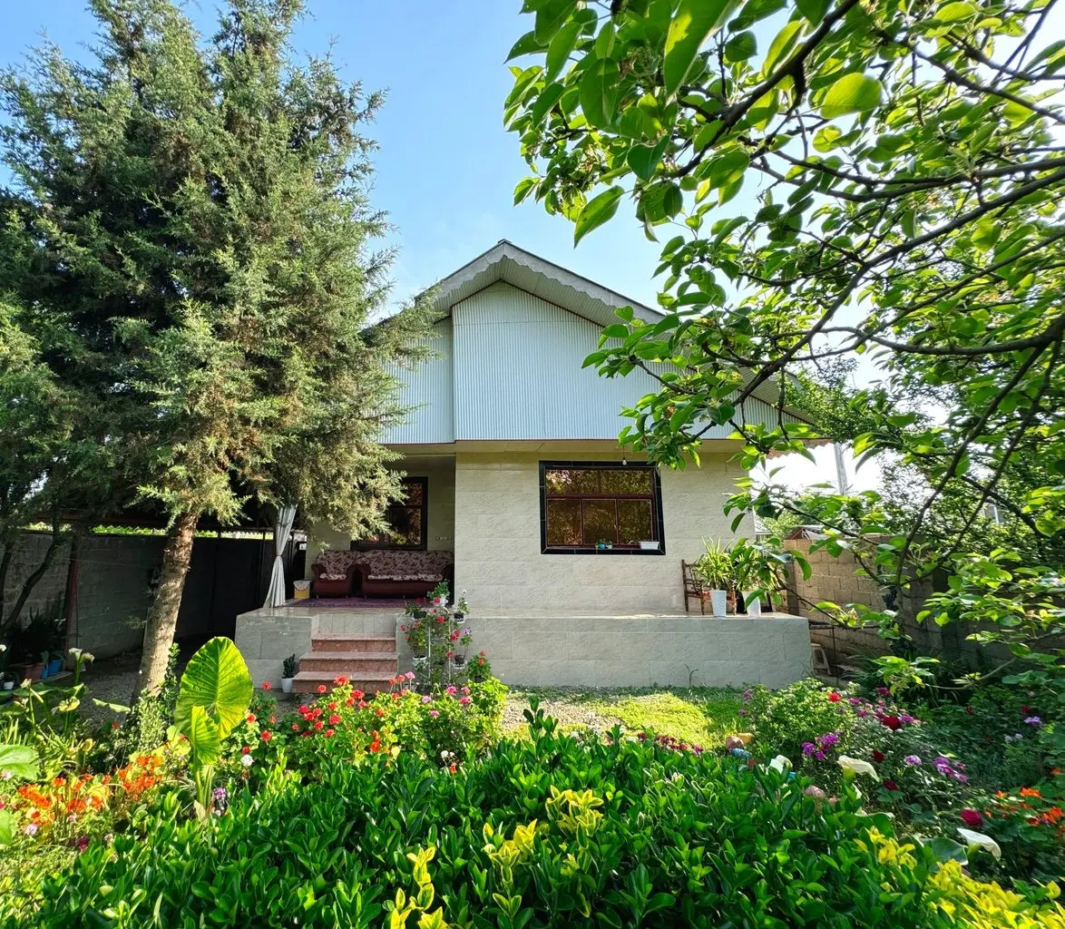 ویلا دوخوابه سرسبز گلها - نمای بیرونی ویلا