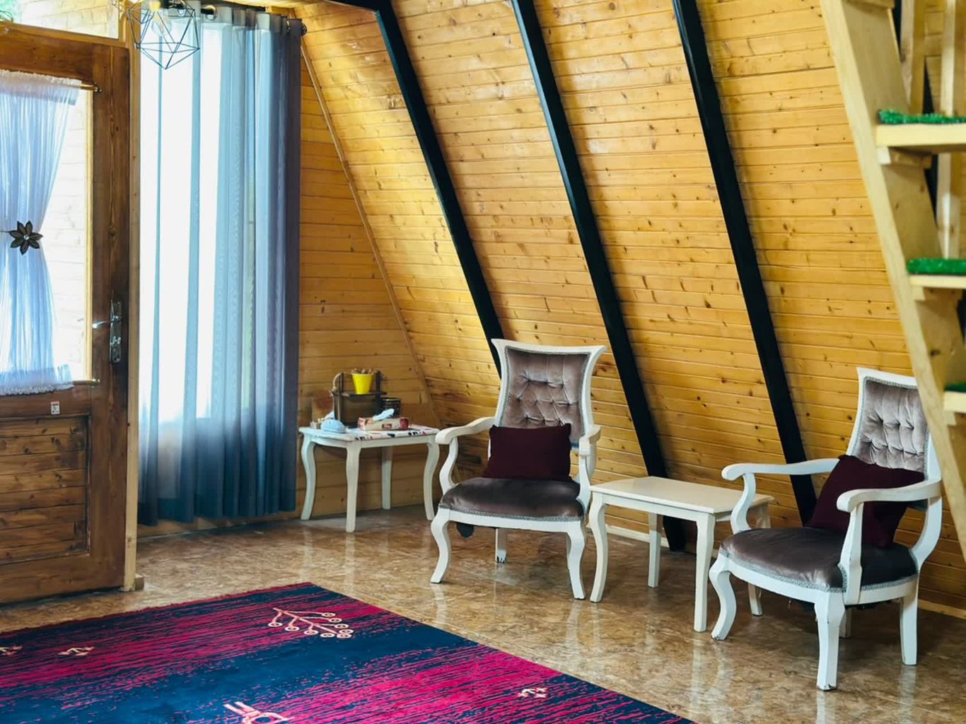 کلبه یک خوابه سوئیسی جنگلی دلیزه ۳