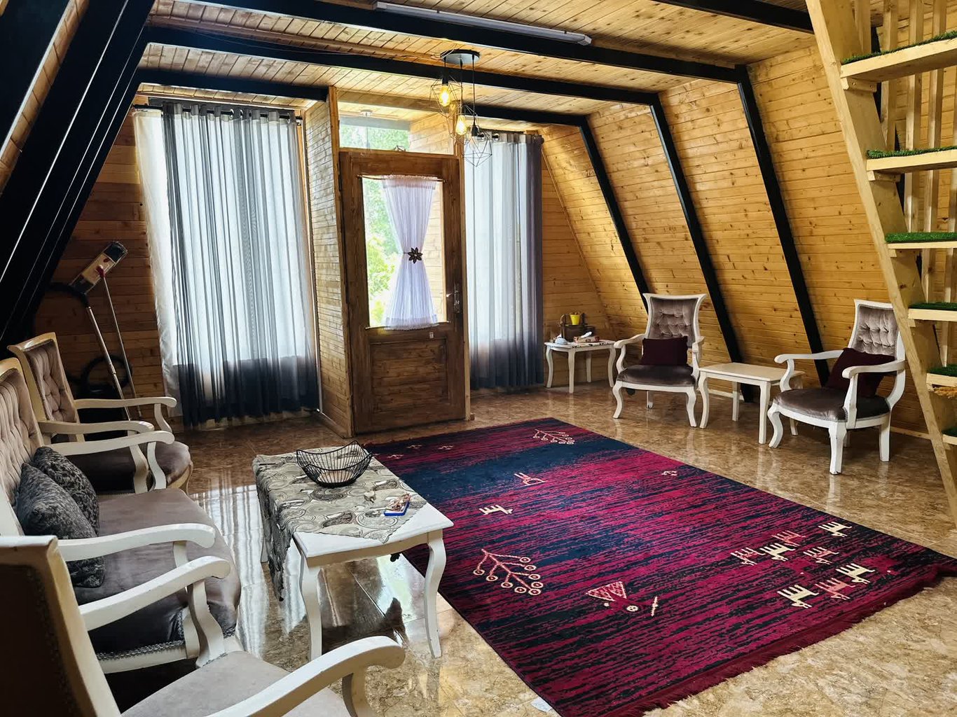 کلبه یک خوابه سوئیسی جنگلی دلیزه ۳