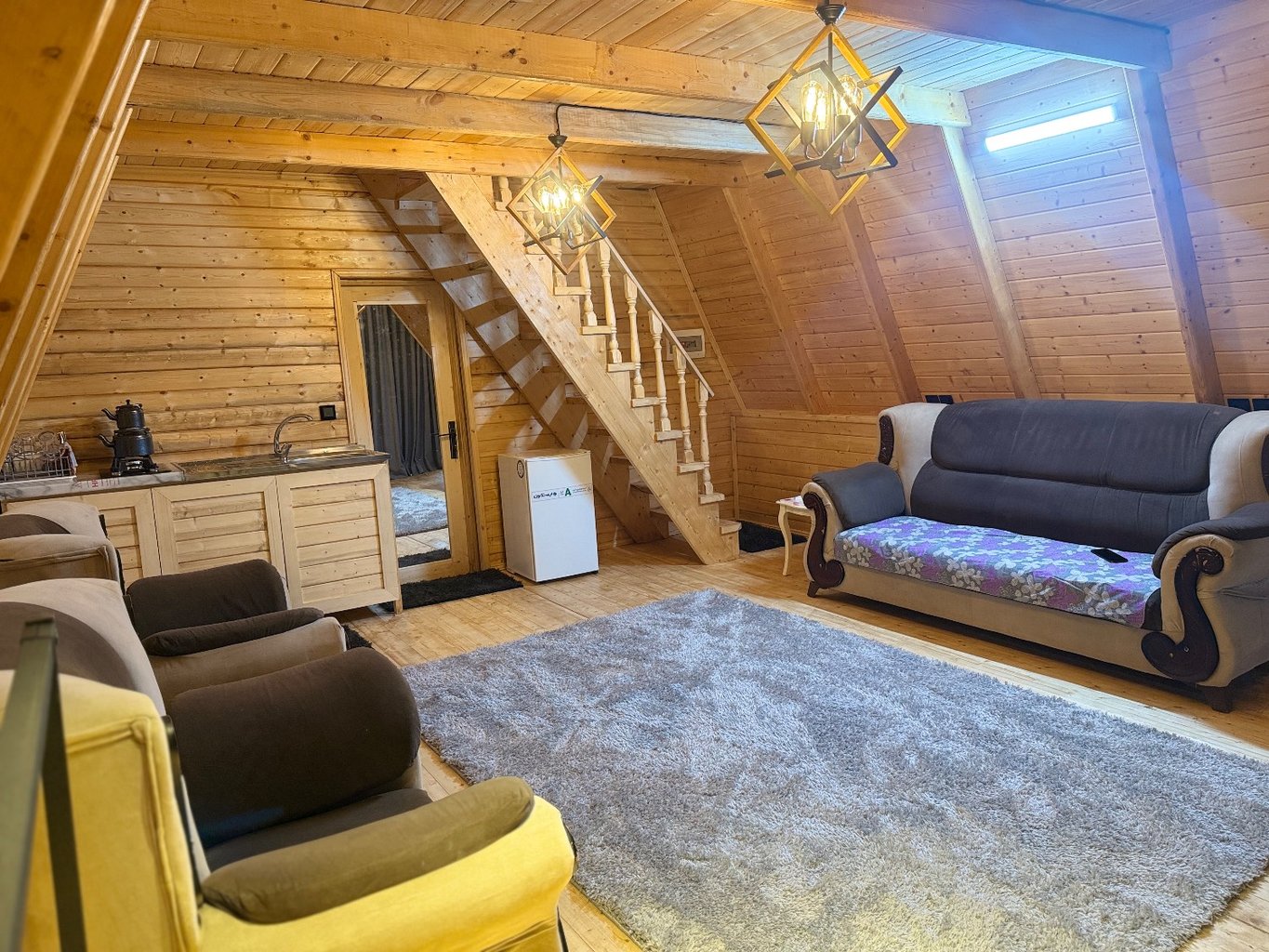 کلبه یک خوابه سوئیسی دلیزه ۴