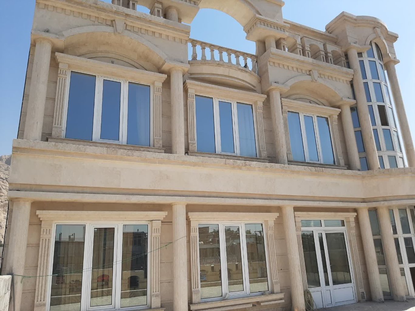 آپارتمان دوخوابه الماسی - نما