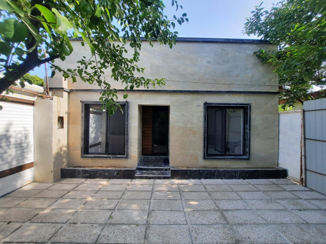 دوخوابه ساحلی گلها 1