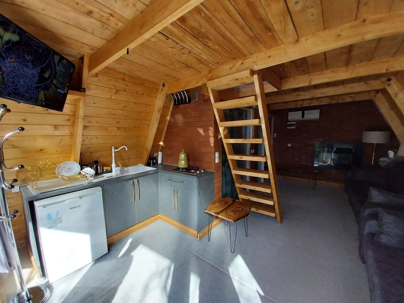 یک خوابه سوئیسی فانوس