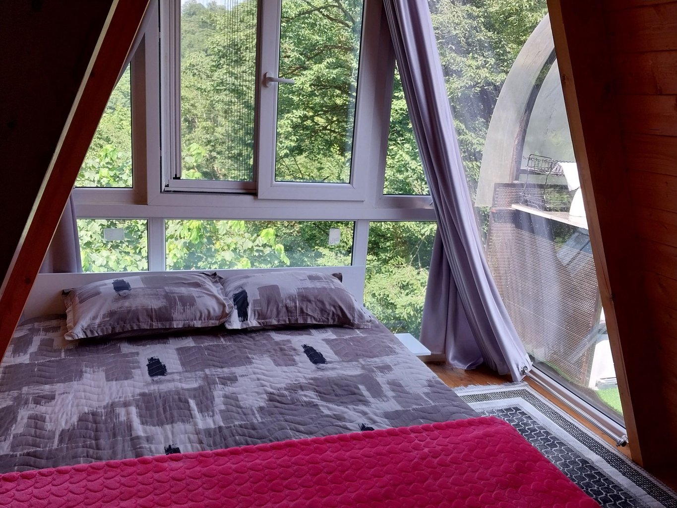 دوخوابه سوئیسی فانوس