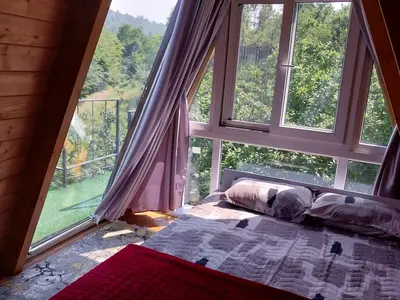 کلبه دوخوابه سوئیسی فانوس