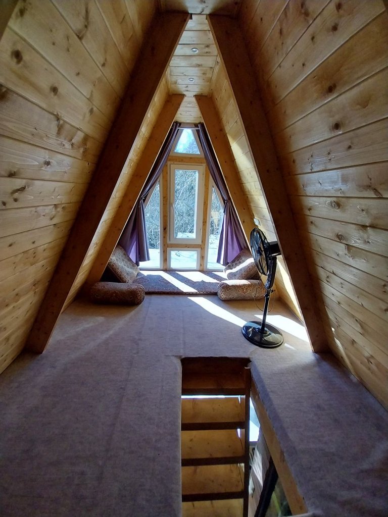 یک خوابه سوئیسی فانوس