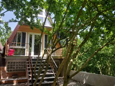 کلبه دوخوابه سوئیسی فانوس