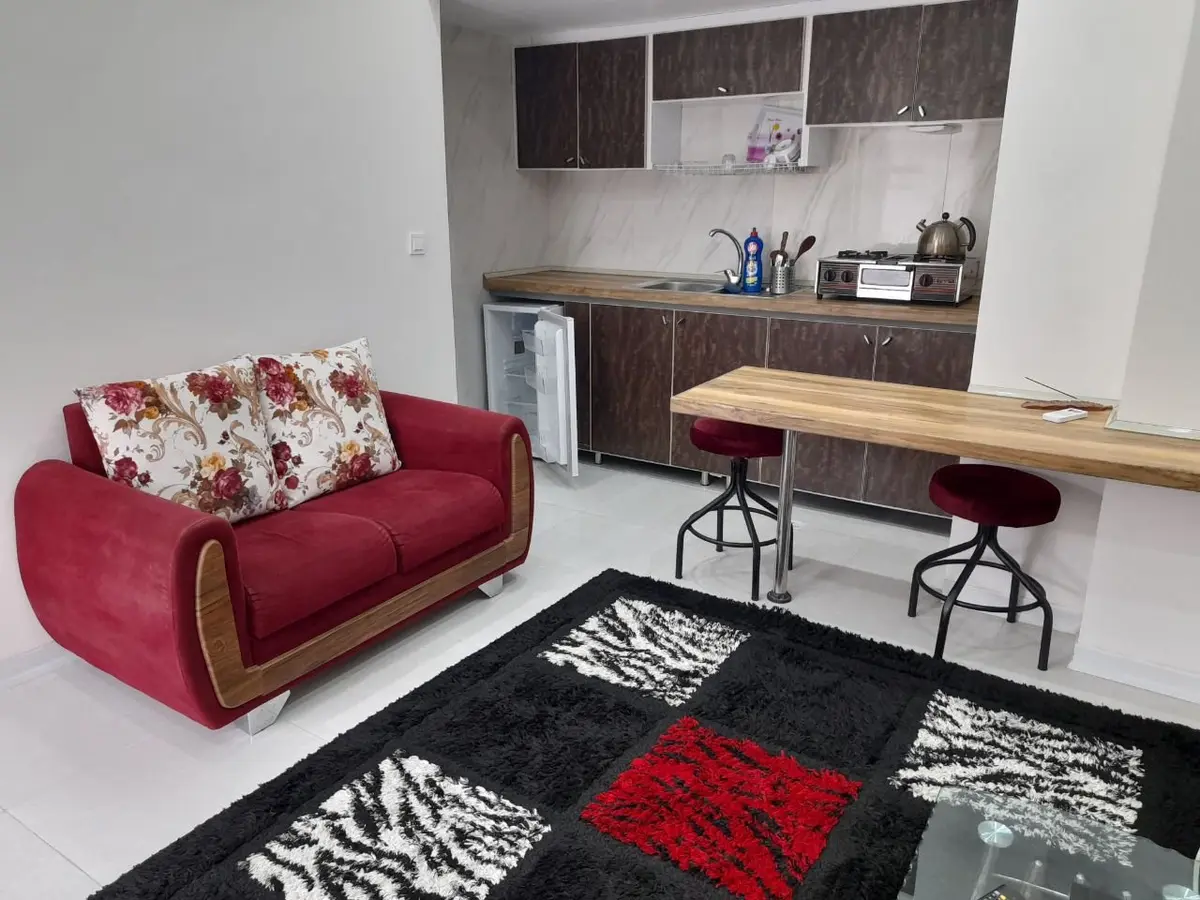 سوئیت یک خوابه آلاچیق - واحد ۴ - پذیرایی